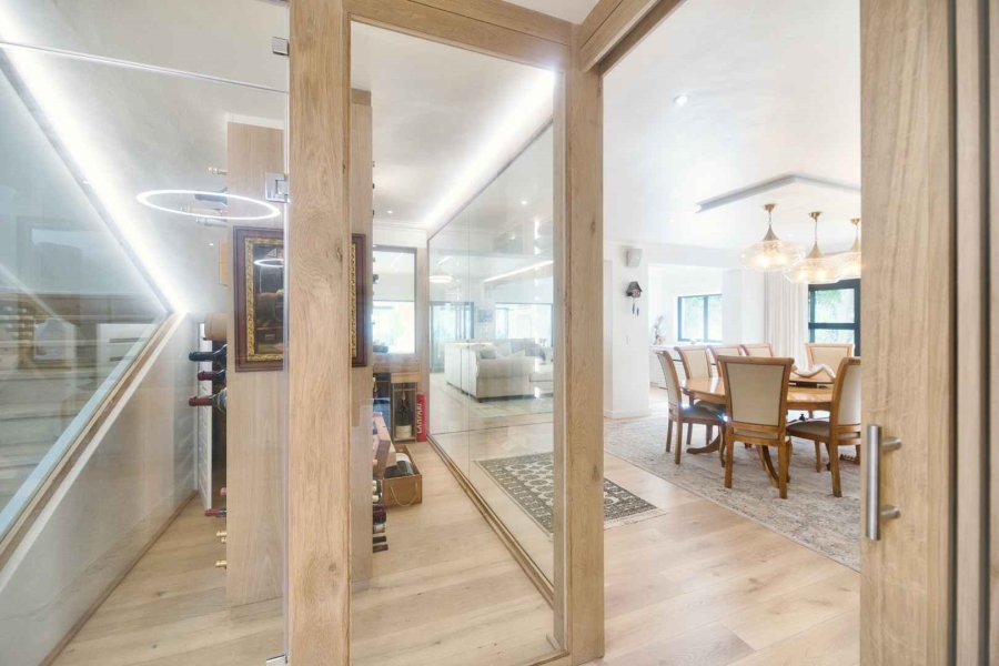 6 Bedroom Property for Sale in Hermanus Heights Western Cape